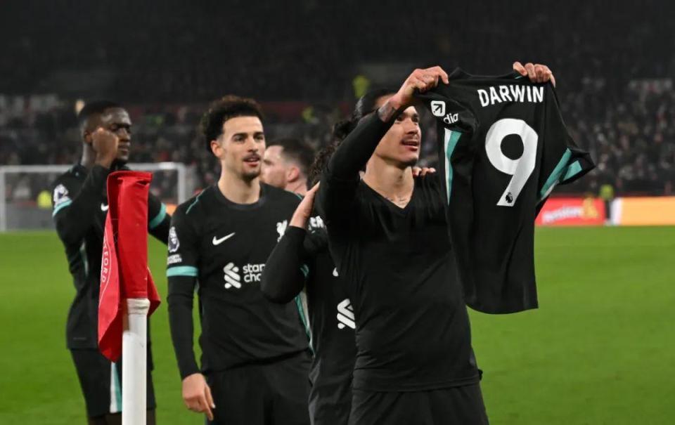 FIFA发布的世界杯赛程以美东时间计算，比北京时间慢12小时