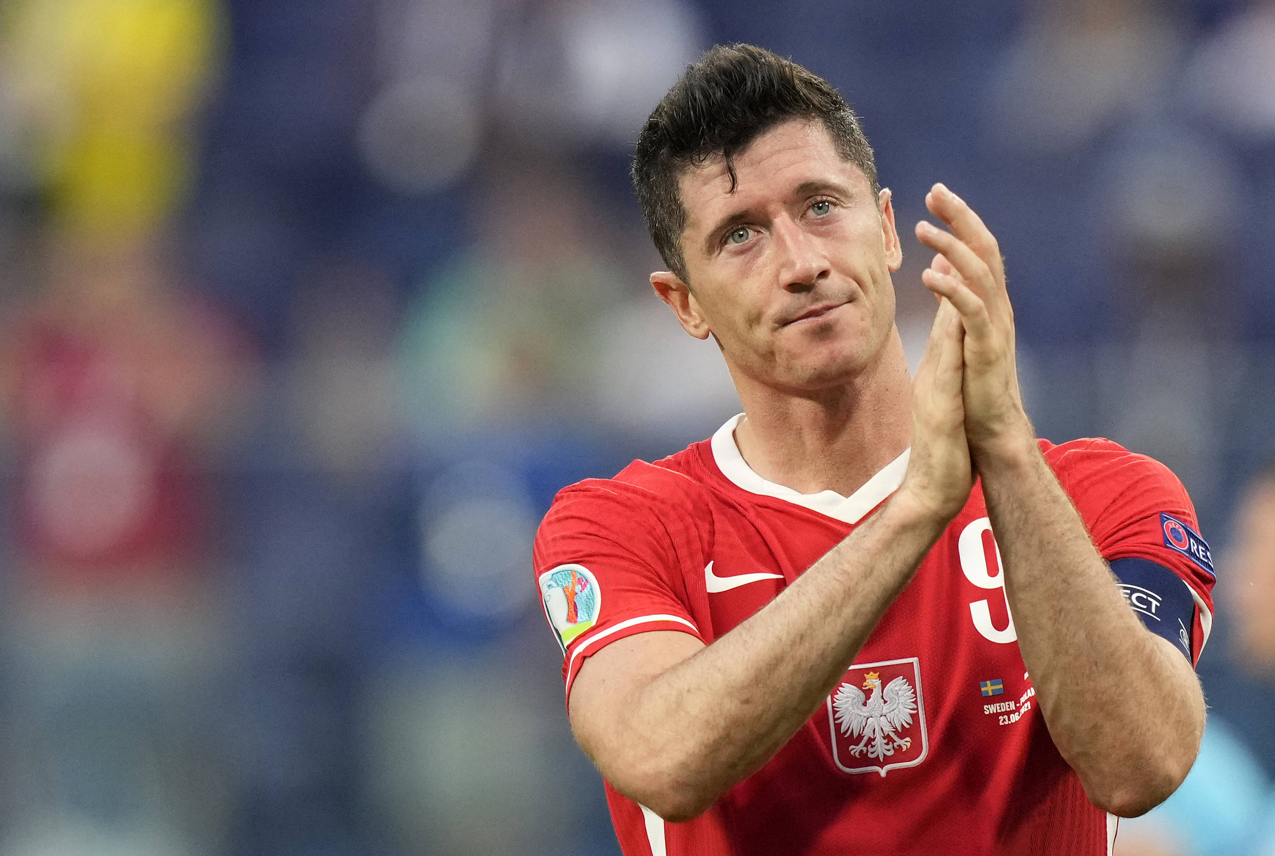 官方：米兰与18岁中场萨拉完成续约；据悉新合同到2030年