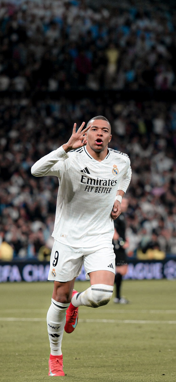 上一次对阵安哥拉：梅西斯卡洛尼替补登场，阿亚拉百场