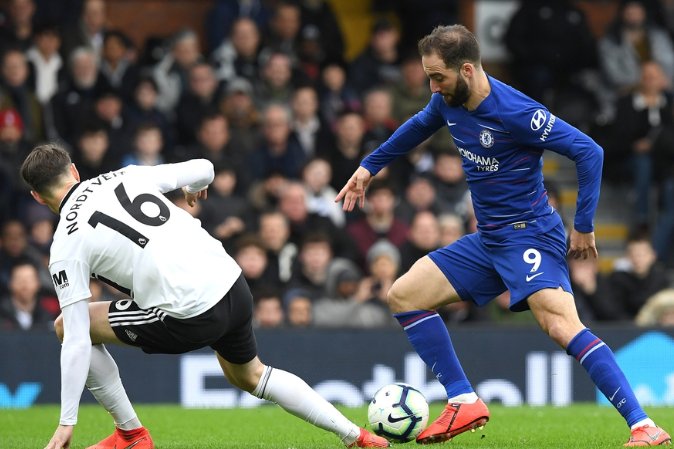 记者曝阿隆索频与瓜迪奥拉交流，拒唯尼修斯