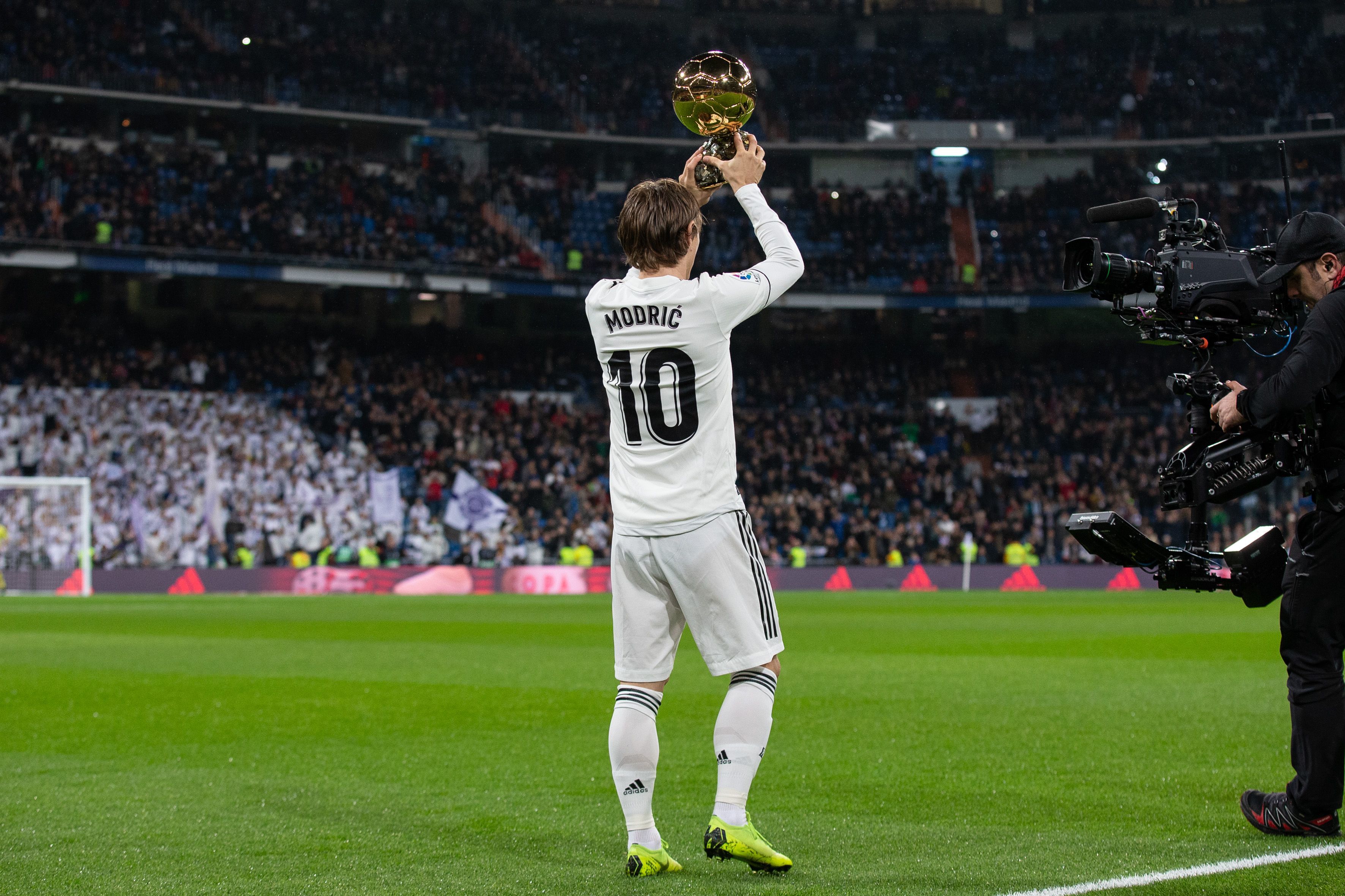 NBA历史上最强的30号巨星是库里，选择这个号码的巨星少