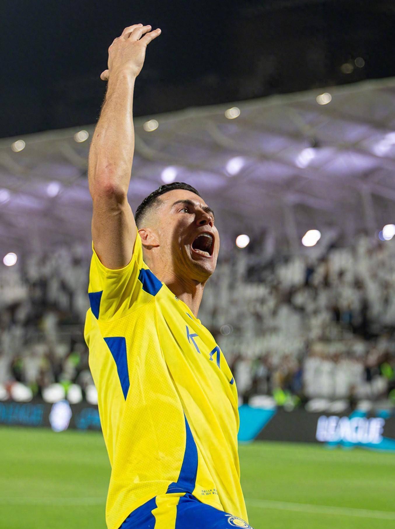 篮球湖人球员社媒晒训练照，状态积极