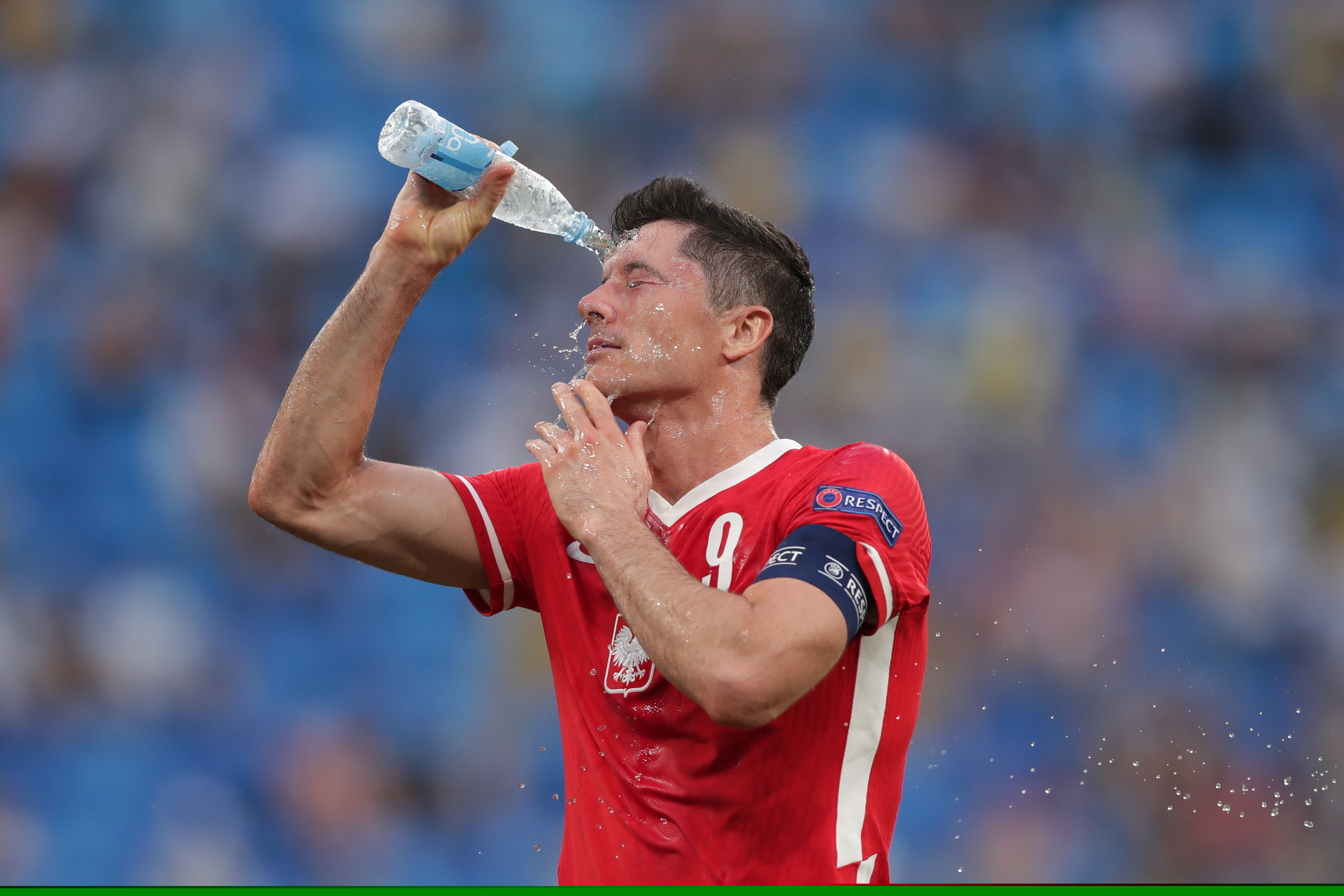 停赛一轮！帕尔马后卫特洛伊洛染红停赛，无缘客战比萨