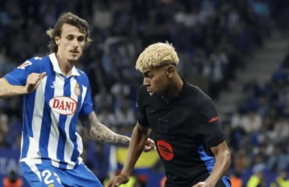 简直令人叹为观止，11年前的今天，拉姆塞打进了欧冠历史上最伟大的进球之一