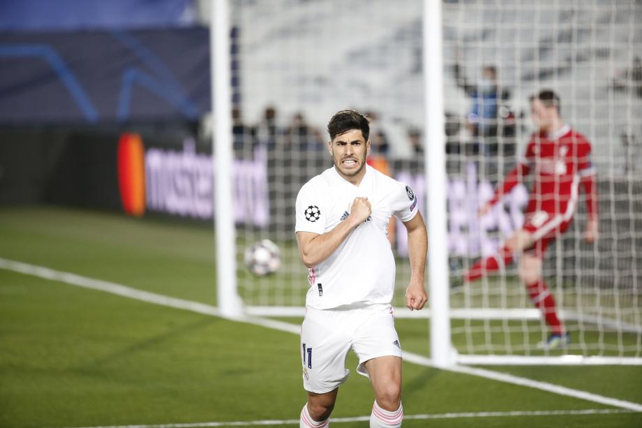 表现惊艳！伊力福拉提10中6贡献17分&半场上演精彩压哨