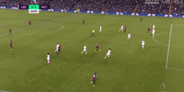 足球国足公开训练吸引千名球迷现场加油