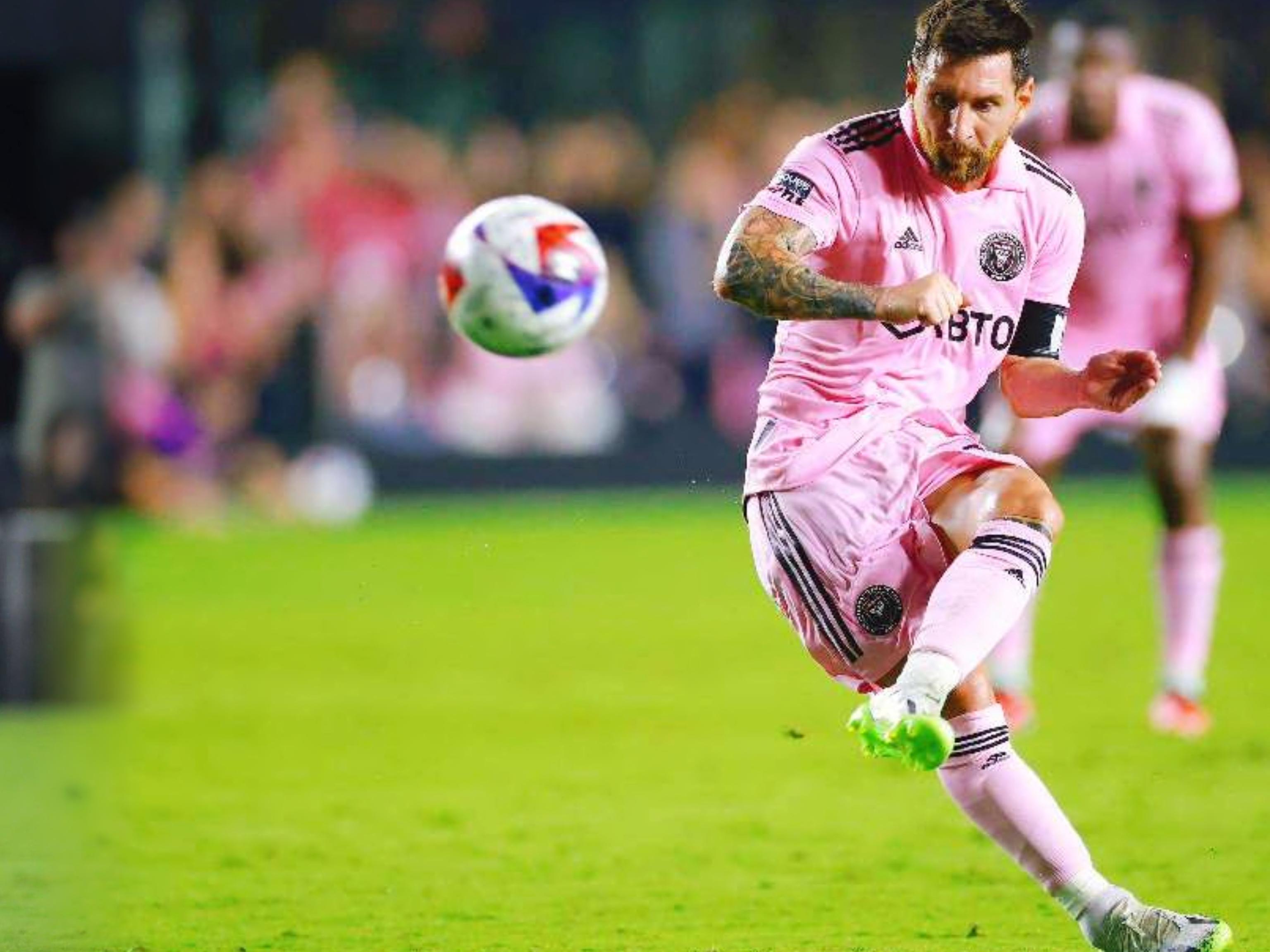 里程碑，青岛西海岸球员宋浩宇俱乐部生涯出战100场比赛